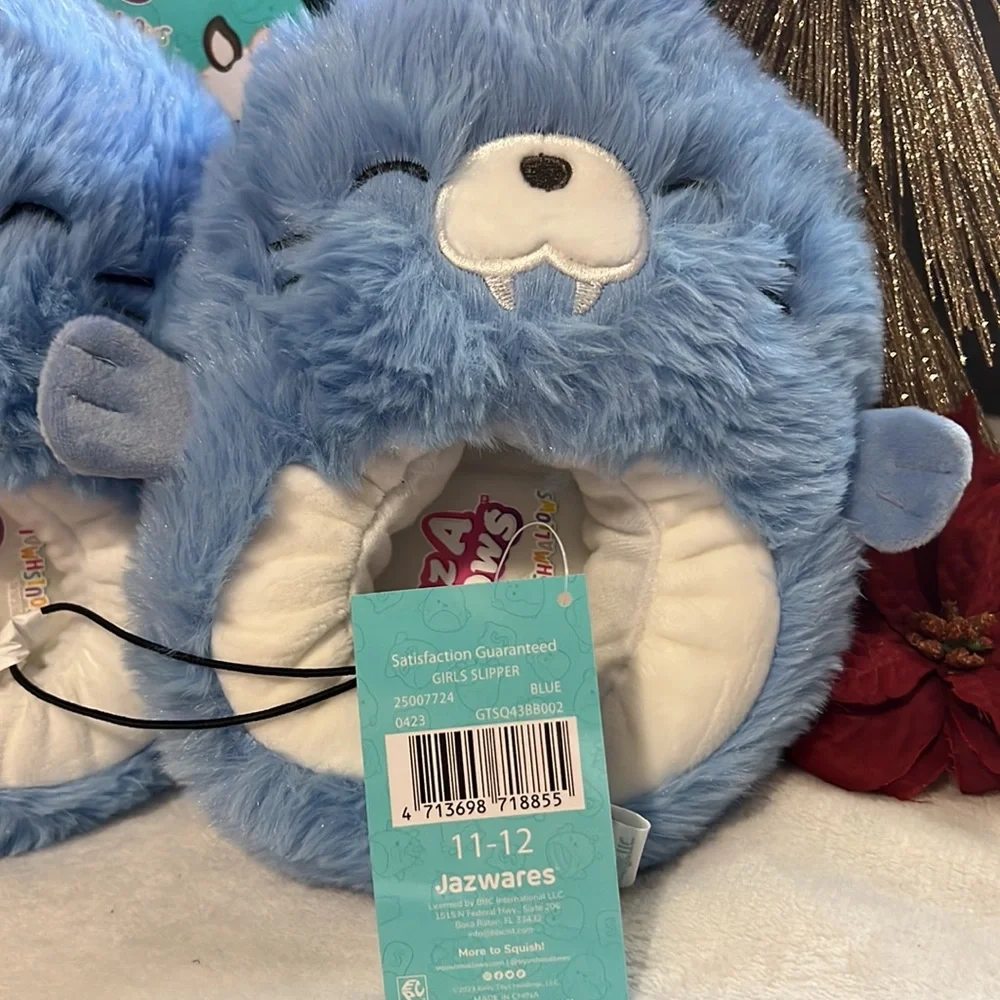 🎄NWT🎄 Blue Walrus squishmallow slipper- size 11-12 kids